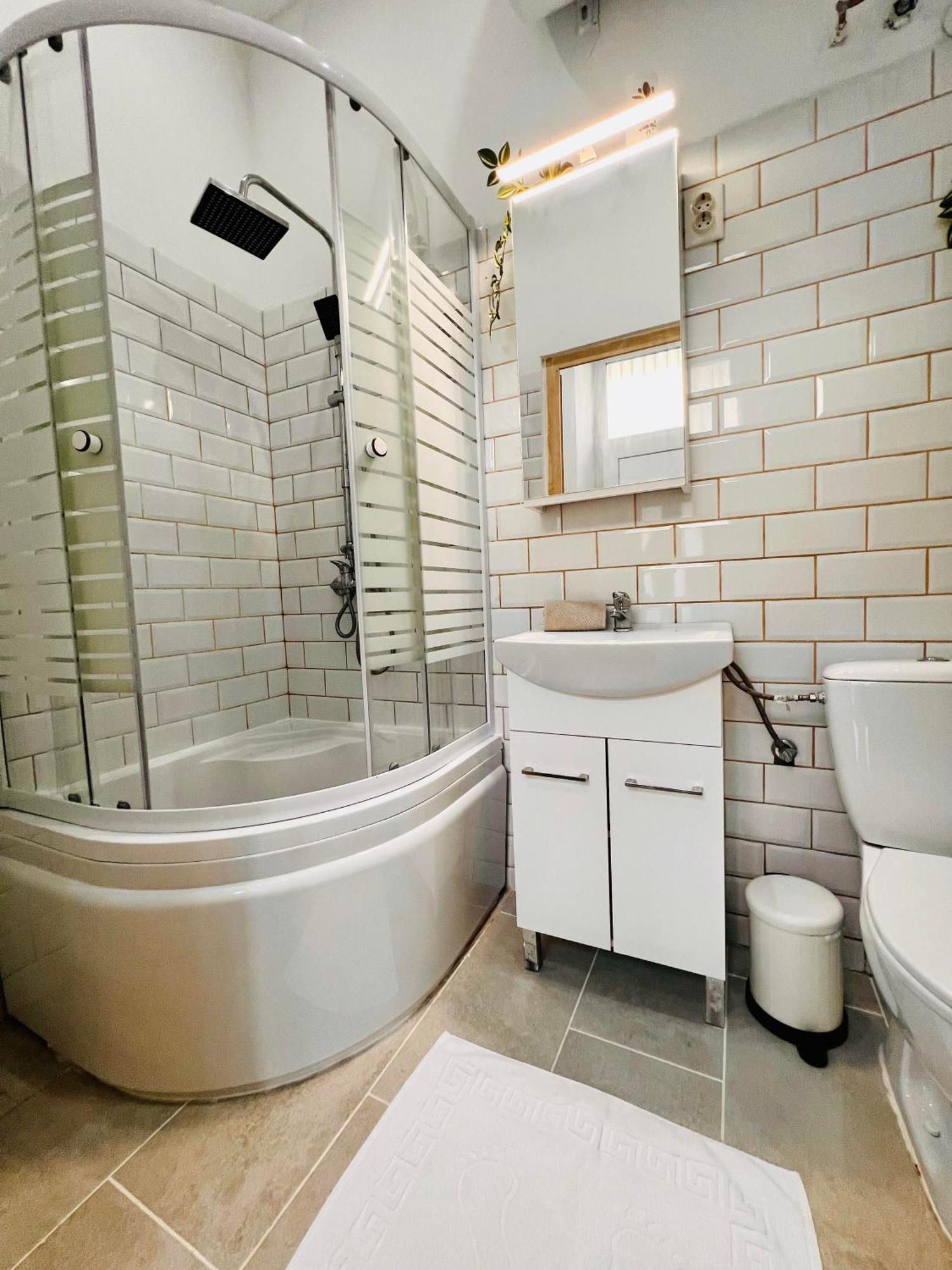Apartamento Quiet Luxury With 2 In The Centre Bb
