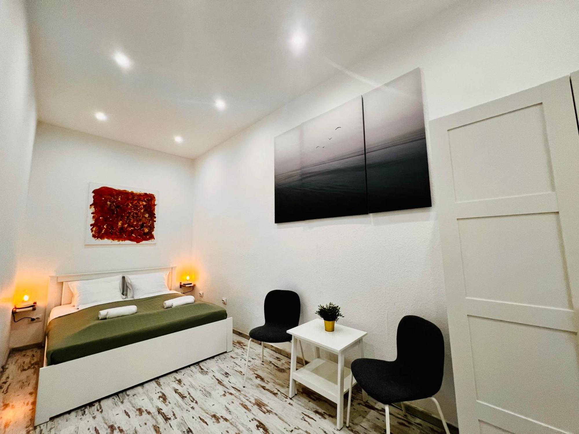 Quiet Luxury With 2 In The Centre Bb Apartamento